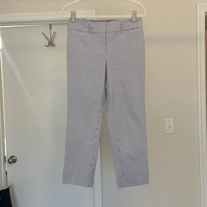 Ann Taylor cropped pants size 2 curvy! In blue and white pin stripes.